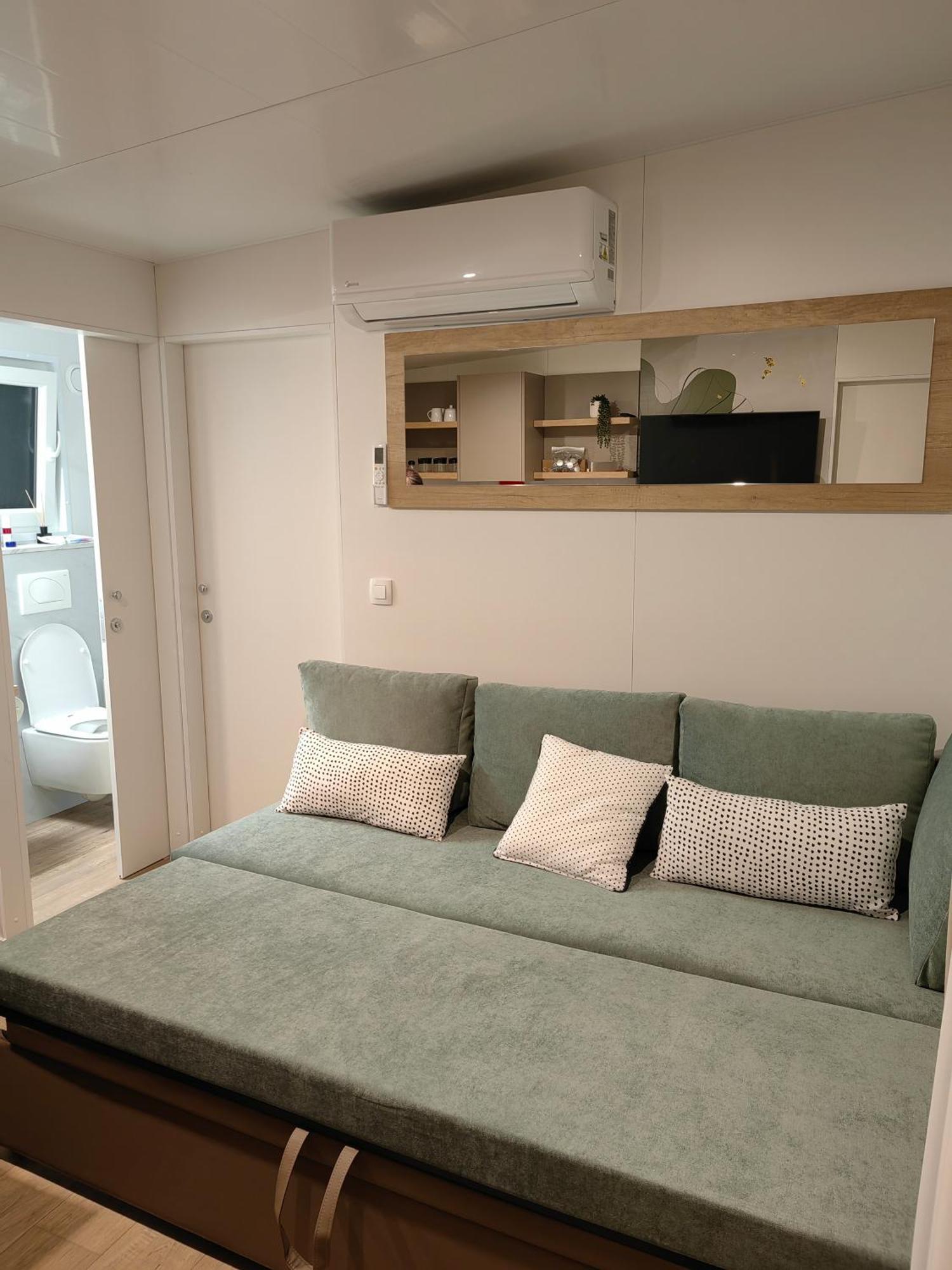 Mobile Home Tonka Biograd Na Moru Exterior foto